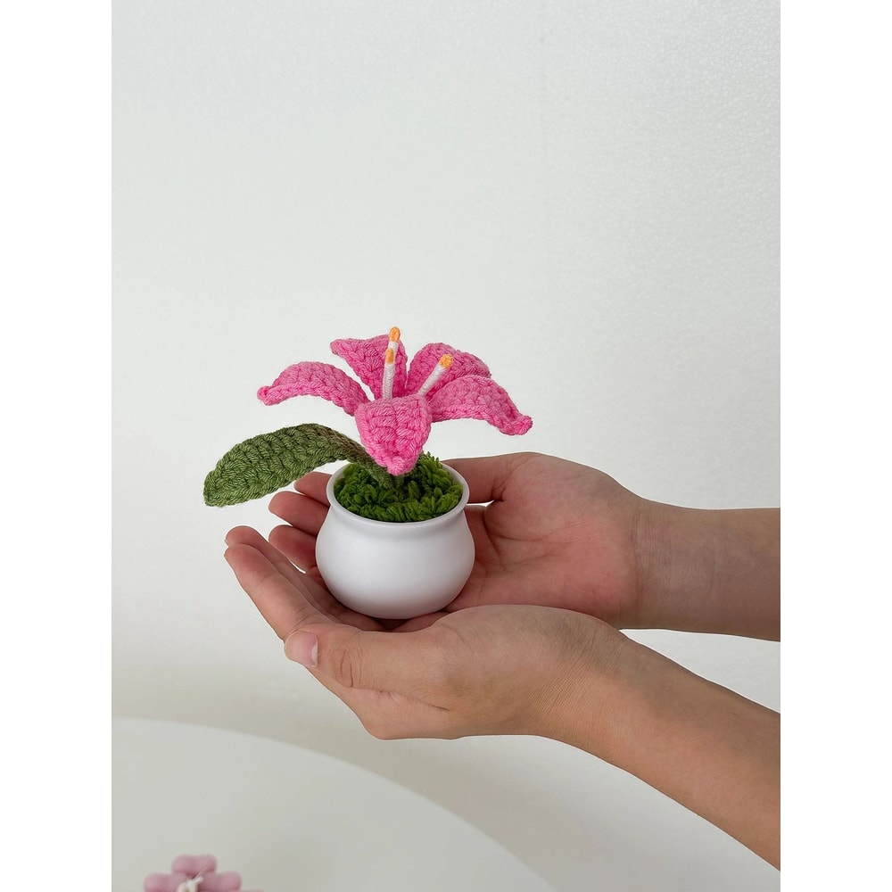 Hand Knitted Lily Flower Pot Decor 2