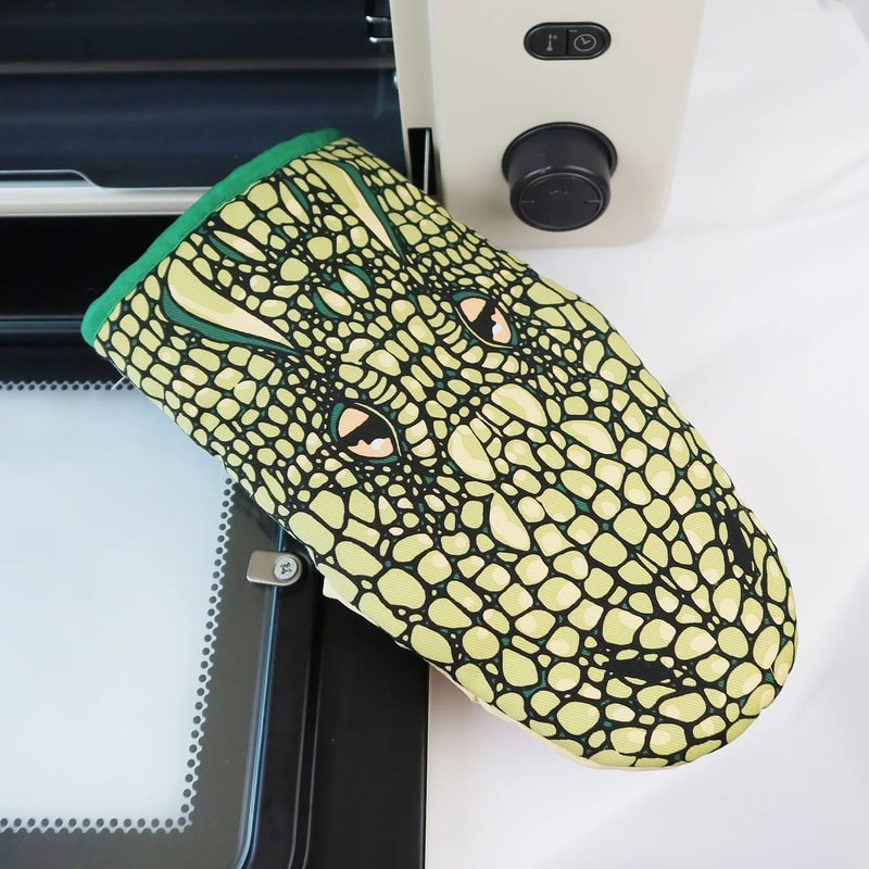Cute Crocodile Microwave Oven Insulation Gloves 2 Pcs 3