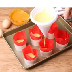 adjustable handheld baking funnel dispenser