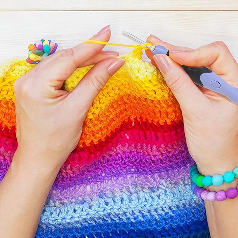 9 In 1 USB Rechargeable LED Crochet Hook Set 4
