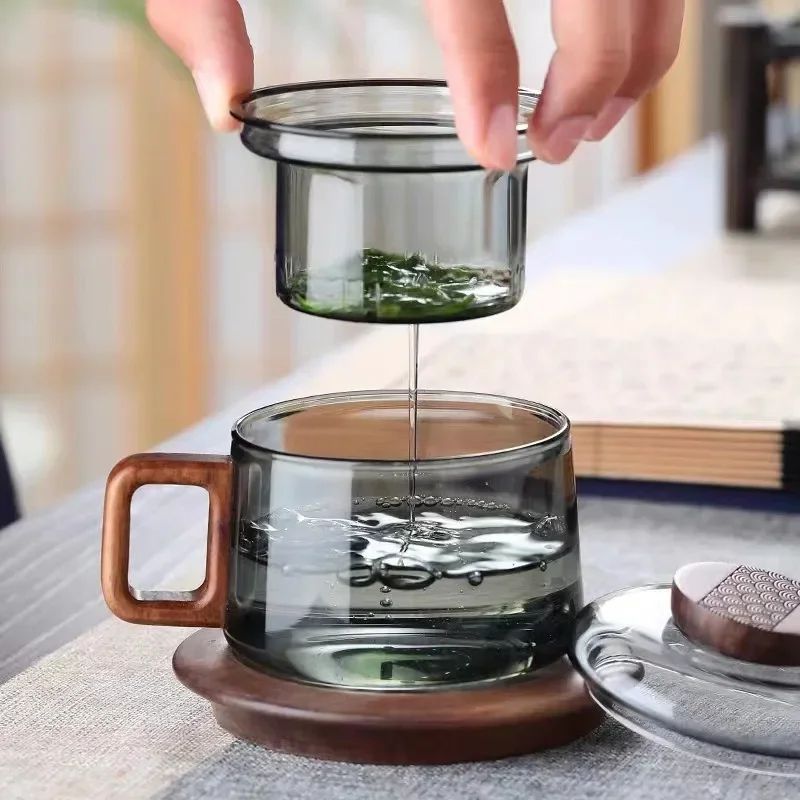200 Ml Glass Tea Cup With Wooden Handle And Filter 1