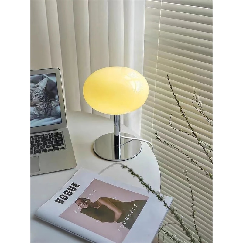 Medieval Cream Glass Lollipop Table Lamp 7