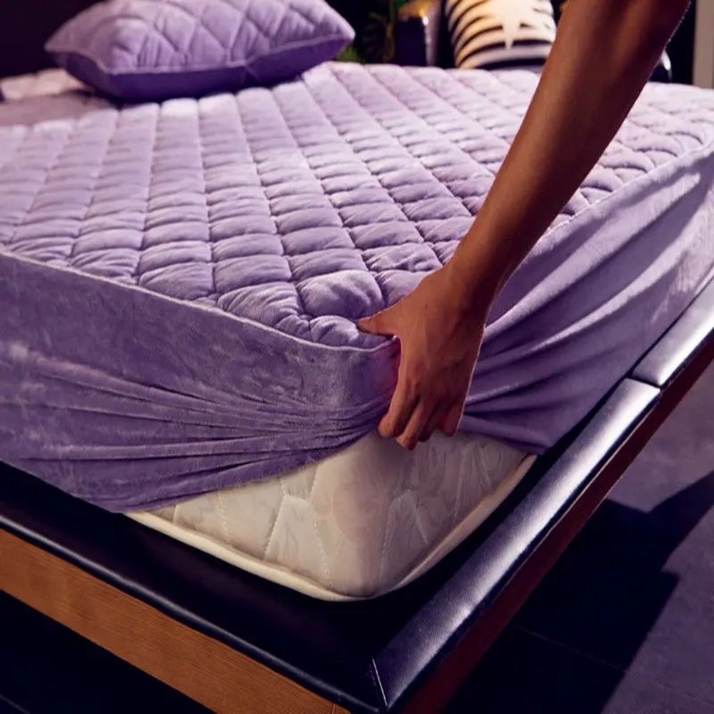 Plush Thickened Crystal Velvet Quilted Mattress Cover 8