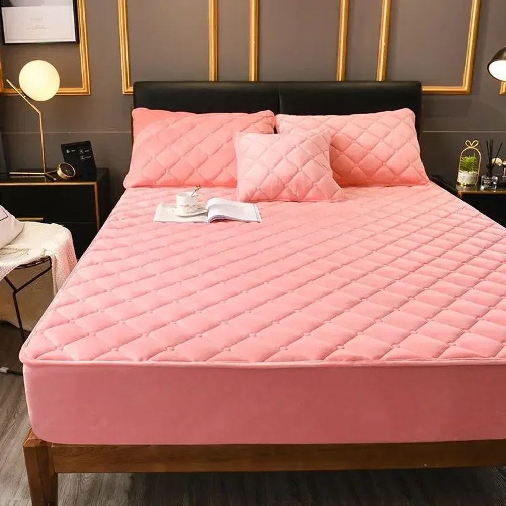 Plush Thickened Crystal Velvet Quilted Mattress Cover 18