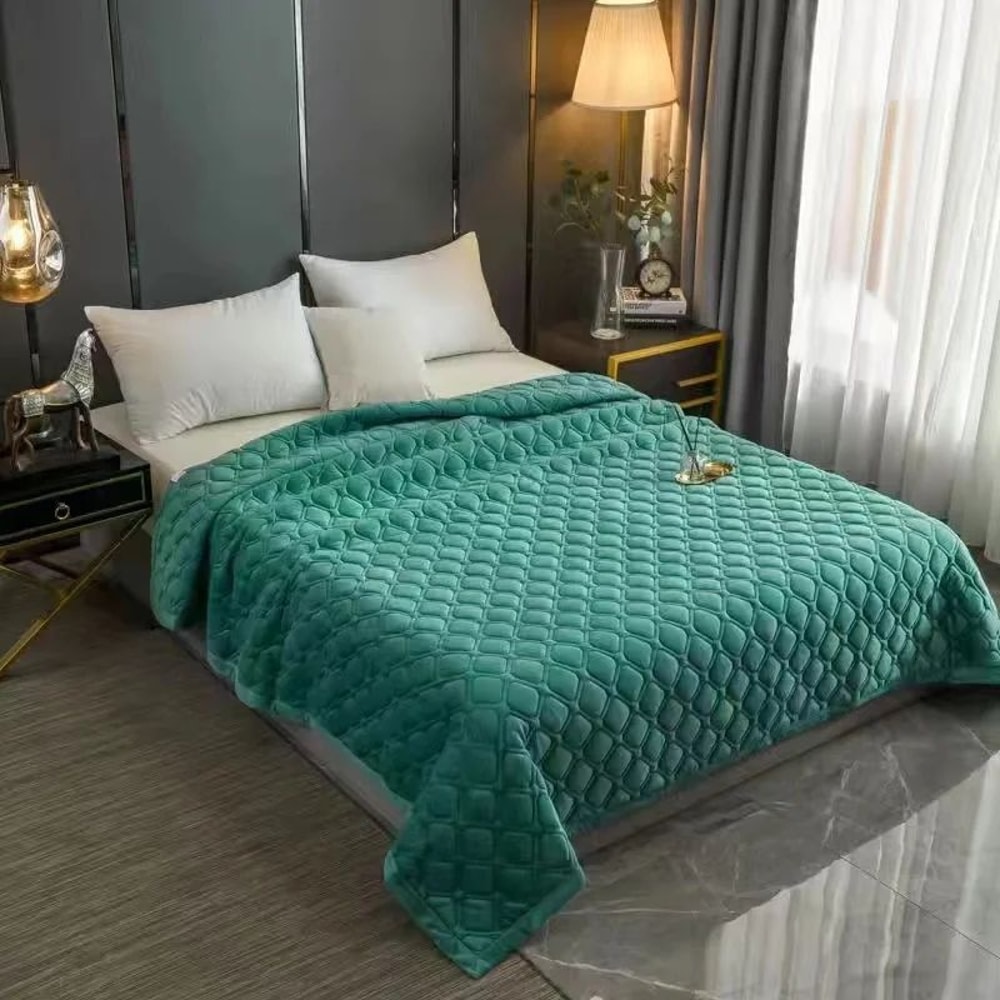 Soft Velvet Quilted Bedspread Blanket 270x230cm 13