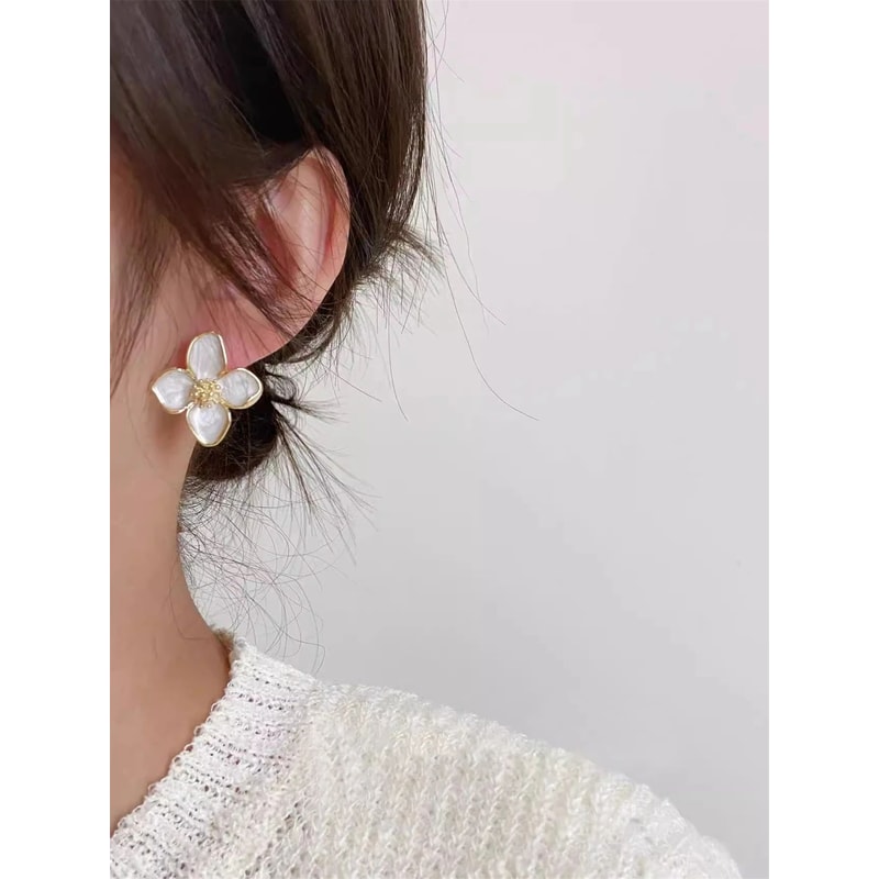 Vintage Hibiscus Flower Glaze Stud Earrings 1