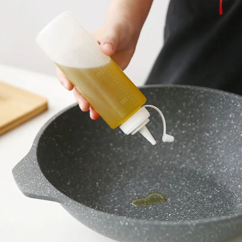 Condiment Squeeze Bottles For Sauce And Oil Storage 2