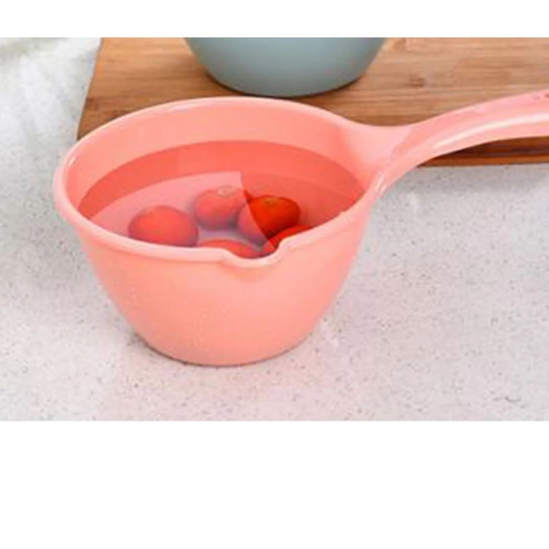 Plastic Water Ladle Bath Scoop For Home And Garden 3
