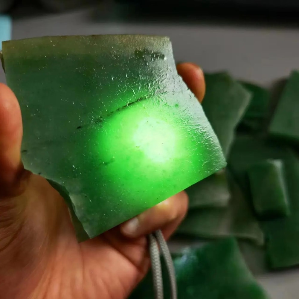 Natural Green Jadeite Stone Raw Dulong Jade Mineral Specimen 1