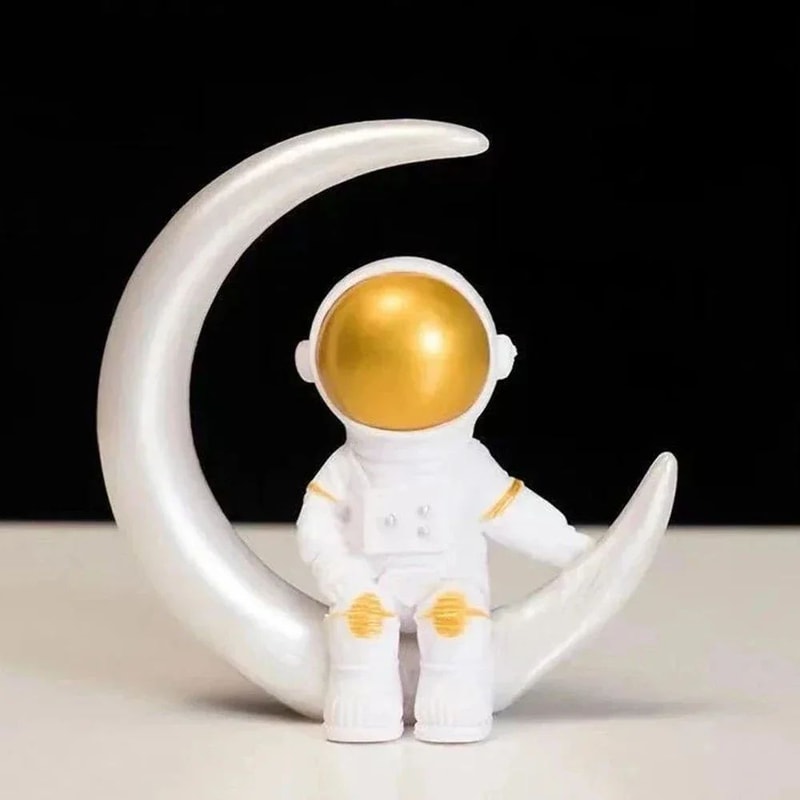 4pcs Astronaut Figurine Space Decor Set 5