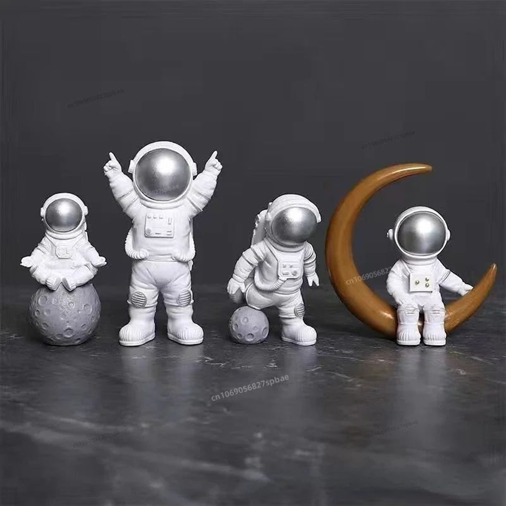 4pcs Astronaut Figurine Space Decor Set 9