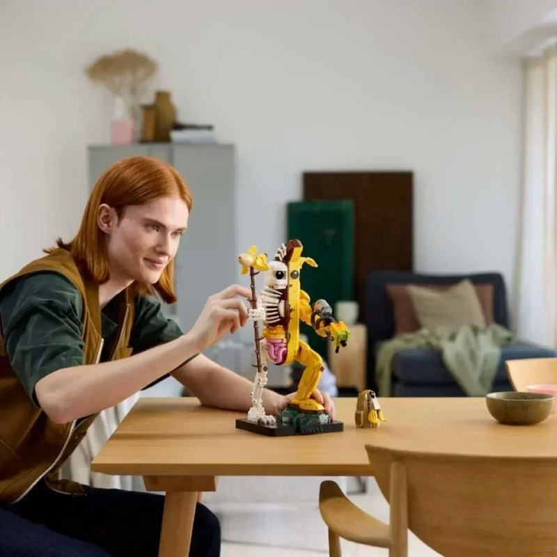 1414PCS Banana Brick Building Set Display Model 5