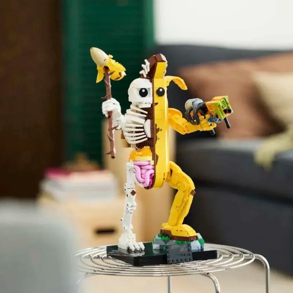 1414PCS Banana Brick Building Set Display Model 6