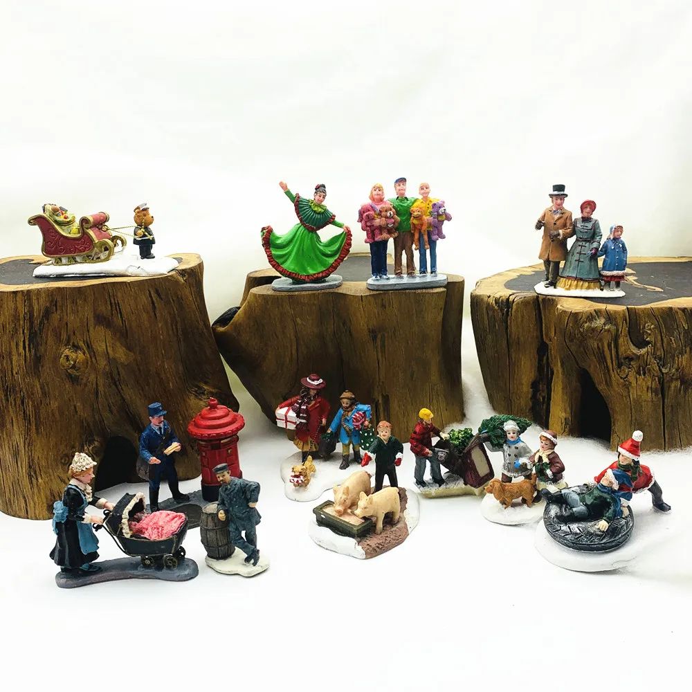 Mini Holiday Figurines Set For Desk Decor 1