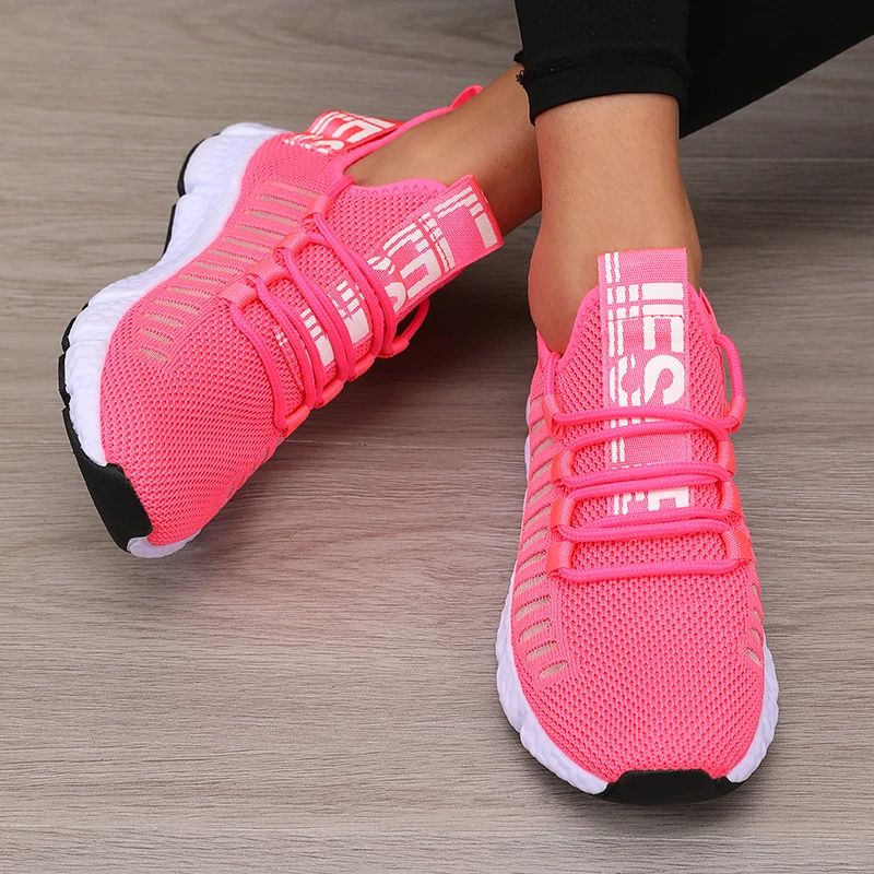 Lightweight Breathable Mesh Sports Walking Shoes 0