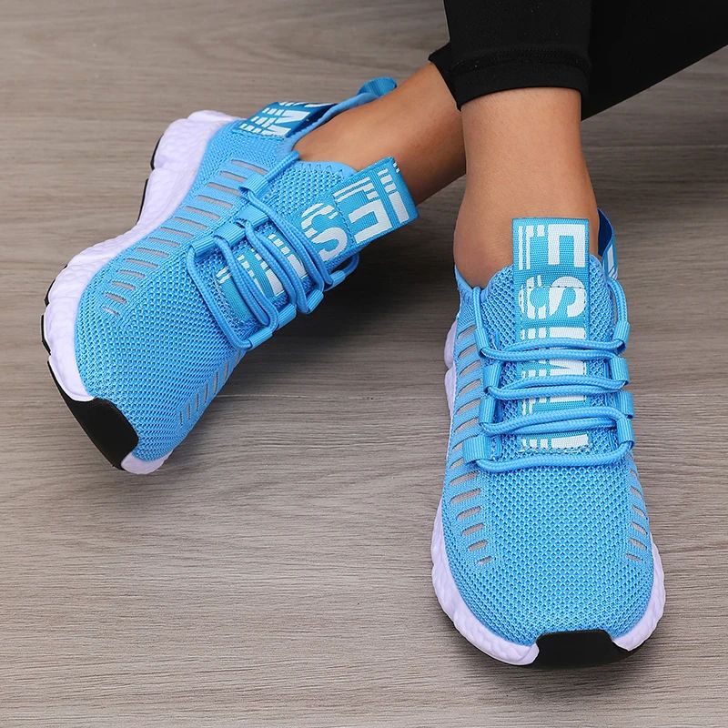 Lightweight Breathable Mesh Sports Walking Shoes 3