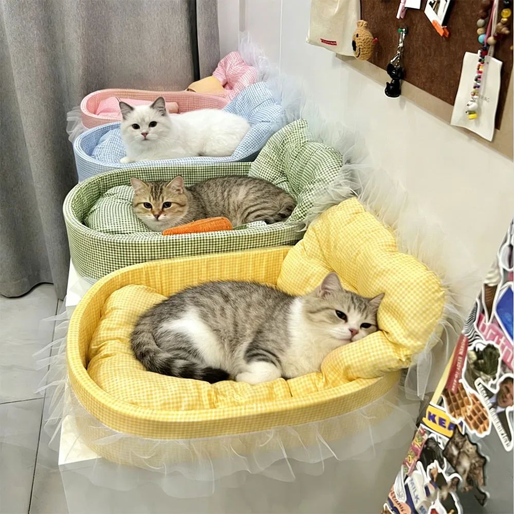 Cute Lace Trimmed Princess Pet Sofa Bed 0