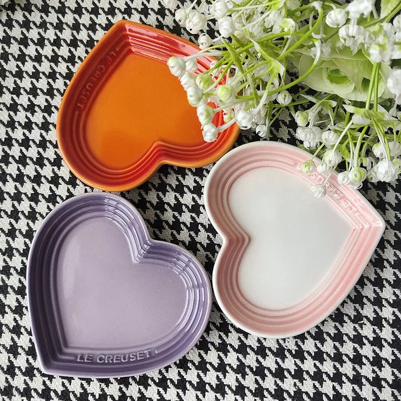 Heart Shaped Ceramic Cat Bowl Anti Vomiting Pet Feeding Dish 3