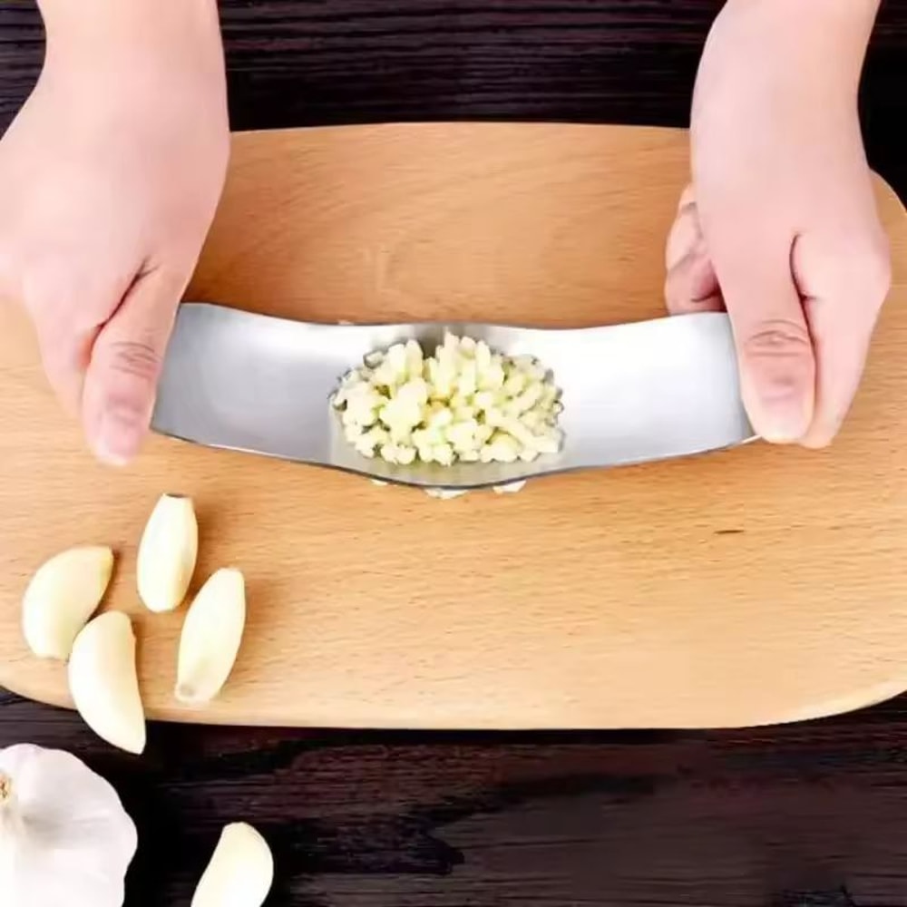 HeavyDuty Stainless Steel Garlic Press Crusher Ergonomic Manual Garlic Mincer 1