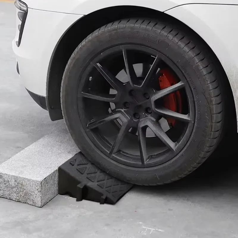 HeavyDuty Portable Curb Ramp For Driveways Garages Thresholds 4
