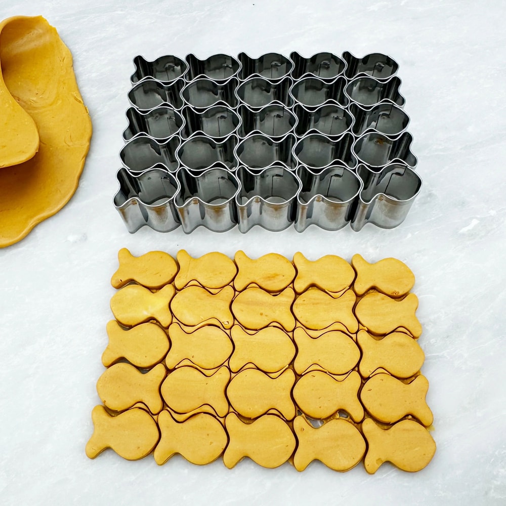 Mini Goldfish Cookie Cutter Mold MultiCavity Fish Biscuit Cracker Maker For DIY Snacks 1