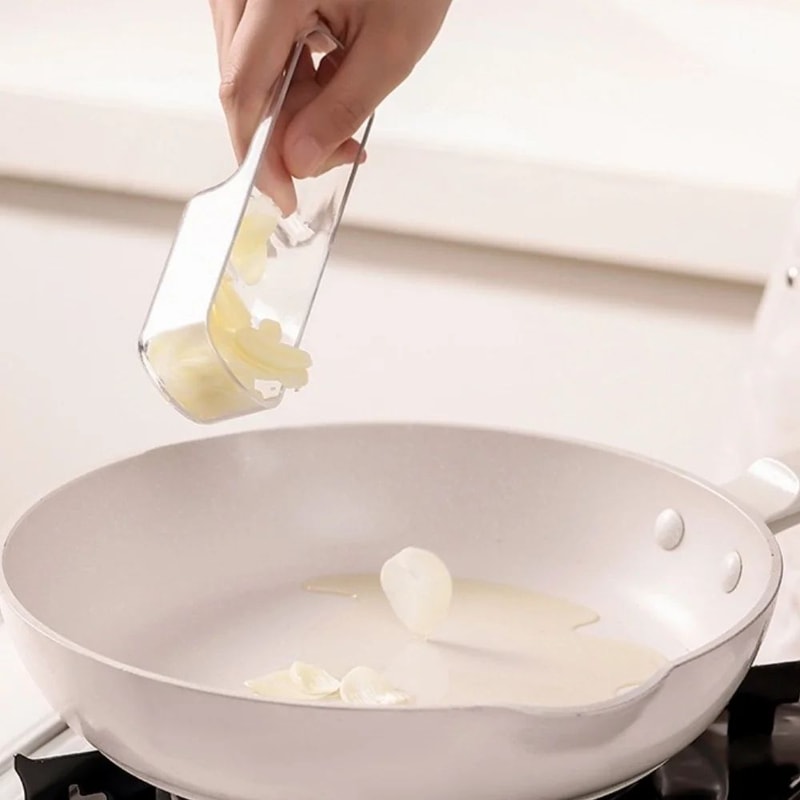 3in1 Manual Garlic Crusher Ginger Grinder Compact Kitchen Shredder Tool 2