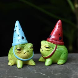 charming hat-wearing resin frog figurine for fairy garden and succulent planters