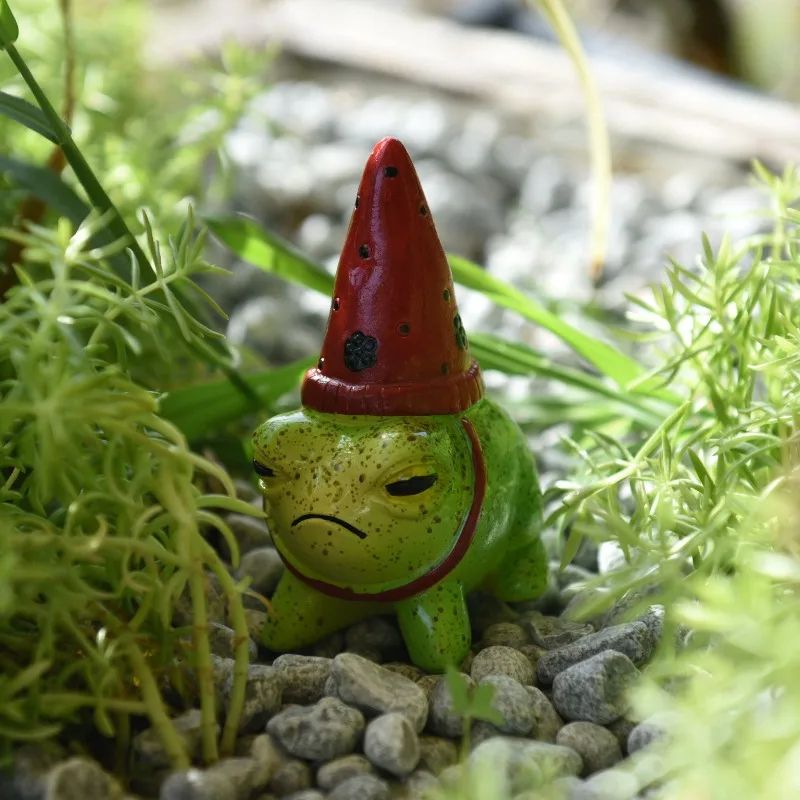 Charming HatWearing Resin Frog Figurine For Fairy Garden And Succulent Planters 2