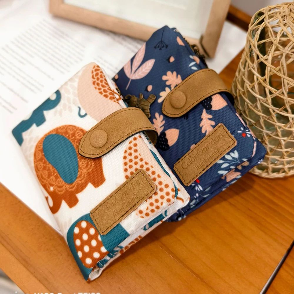 Everyday Womens Short Wallet With Hasp Closure Large Capacity Wallet Coin Card Organizer 0