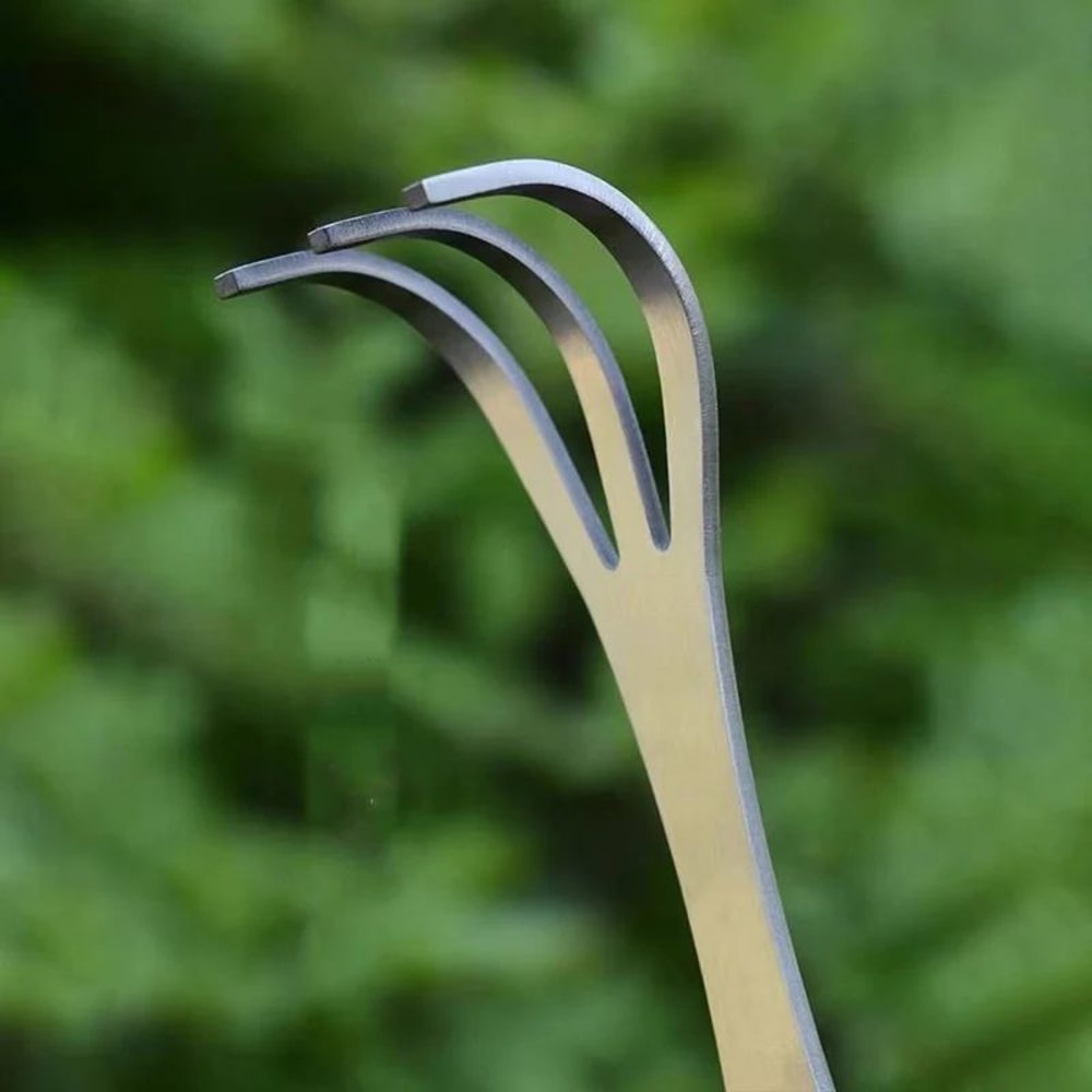 3Tine Garden Hand Rake And Hand Cultivator For Soil Loosening And Weed Removal 2