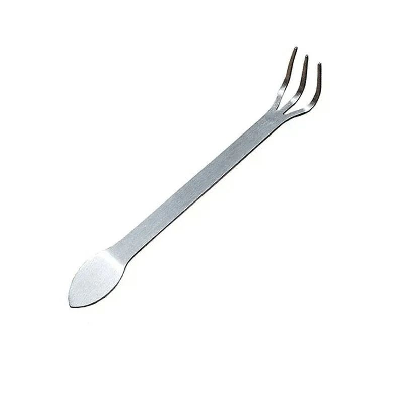 3Tine Garden Hand Rake And Hand Cultivator For Soil Loosening And Weed Removal 5