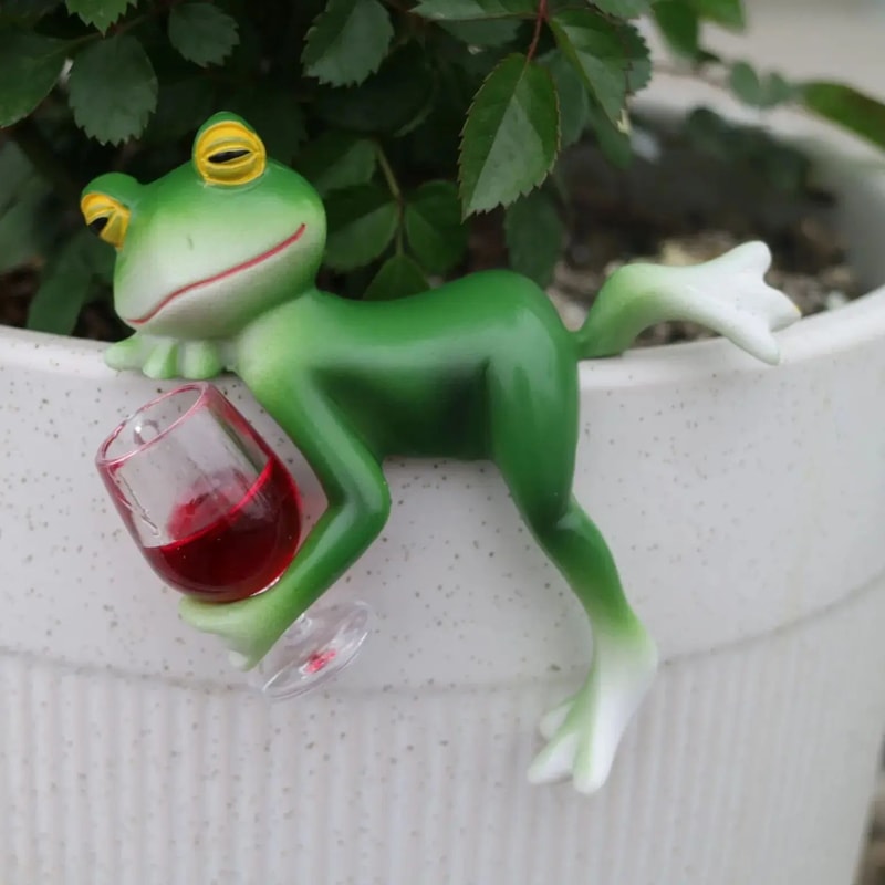 Tipsy Green Frog Flower Pot Hanger With Wine Glass Whimsical Garden Ornament 3