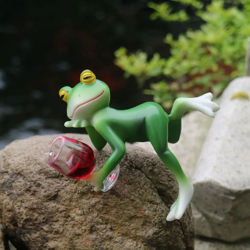 Tipsy Green Frog Flower Pot Hanger With Wine Glass Whimsical Garden Ornament 5