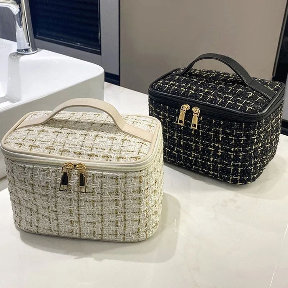 Knitted Travel Cosmetic Bag Large Capacity Portable Makeup Organizer For Women 2