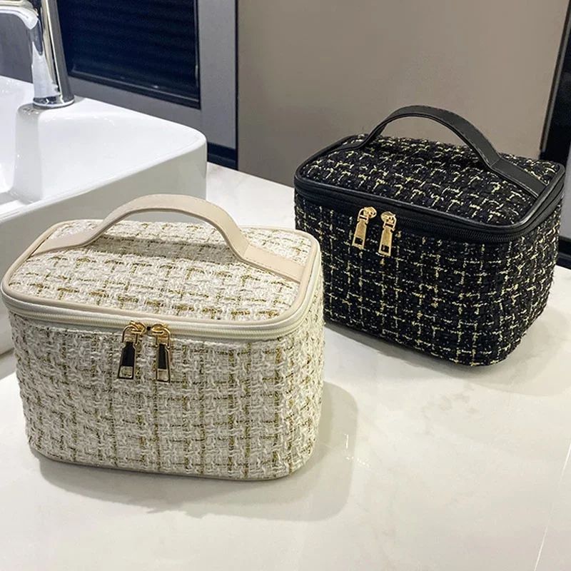 Knitted Travel Cosmetic Bag Large Capacity Portable Makeup Organizer For Women 2