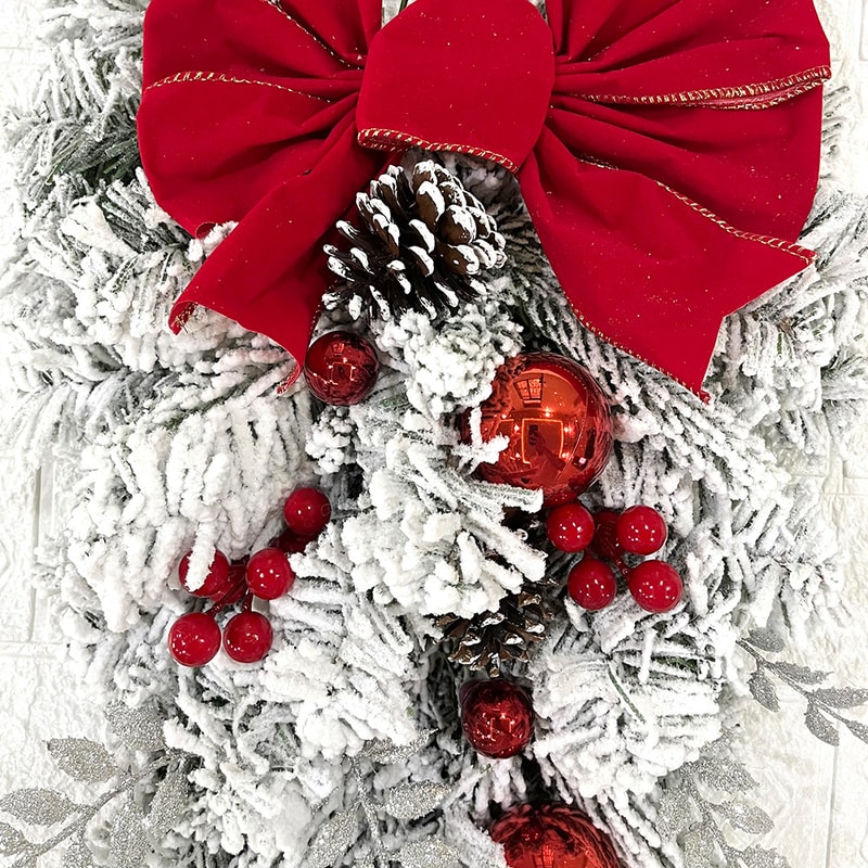Christmas Wreath & Door Garland Decor for a Cozy, Welcoming Holiday Entrance