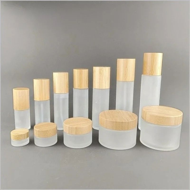 Frosted Glass Spray Bottle With Bamboo Lid Refillable Fine Mist Lotion Toner Dispenser 4