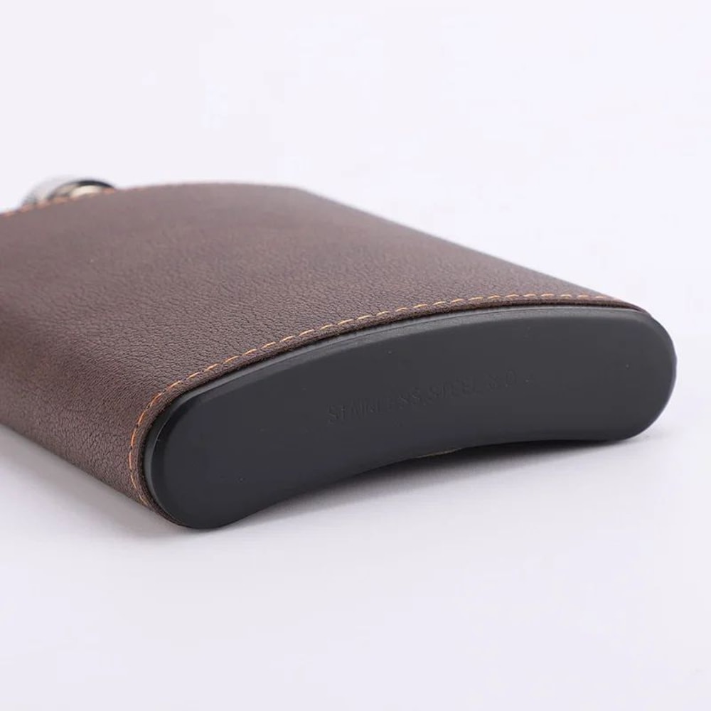 Brown Leather Hip Flask For Whiskey Portable Stainless Steel Flask In 6oz Or 8oz 3