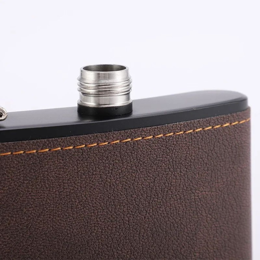 Brown Leather Hip Flask For Whiskey Portable Stainless Steel Flask In 6oz Or 8oz 5