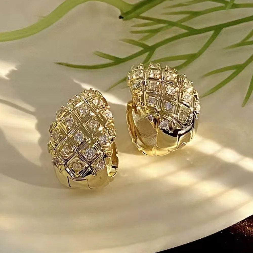 Retro Gold Water Drop Earrings For Women FrenchInspired Statement Studs 0