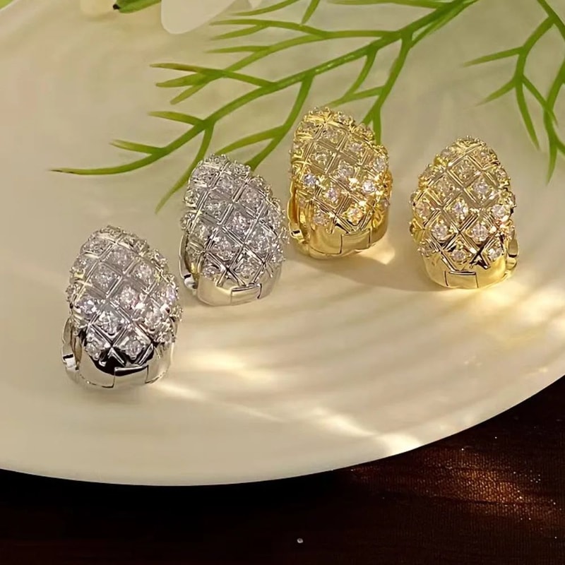 Retro Gold Water Drop Earrings For Women FrenchInspired Statement Studs 2