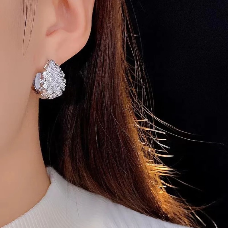 Retro Gold Water Drop Earrings For Women FrenchInspired Statement Studs 4