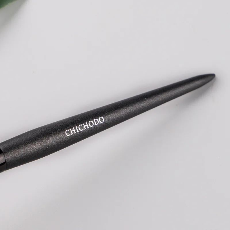 Chichodo Goat Hair Highlighter Brush For Blush And Powder Contour 3