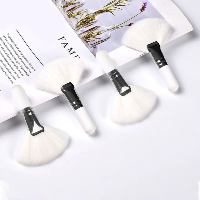 Precision Glow Mini Fan Makeup Brush For Highlighter Blush Powder 1
