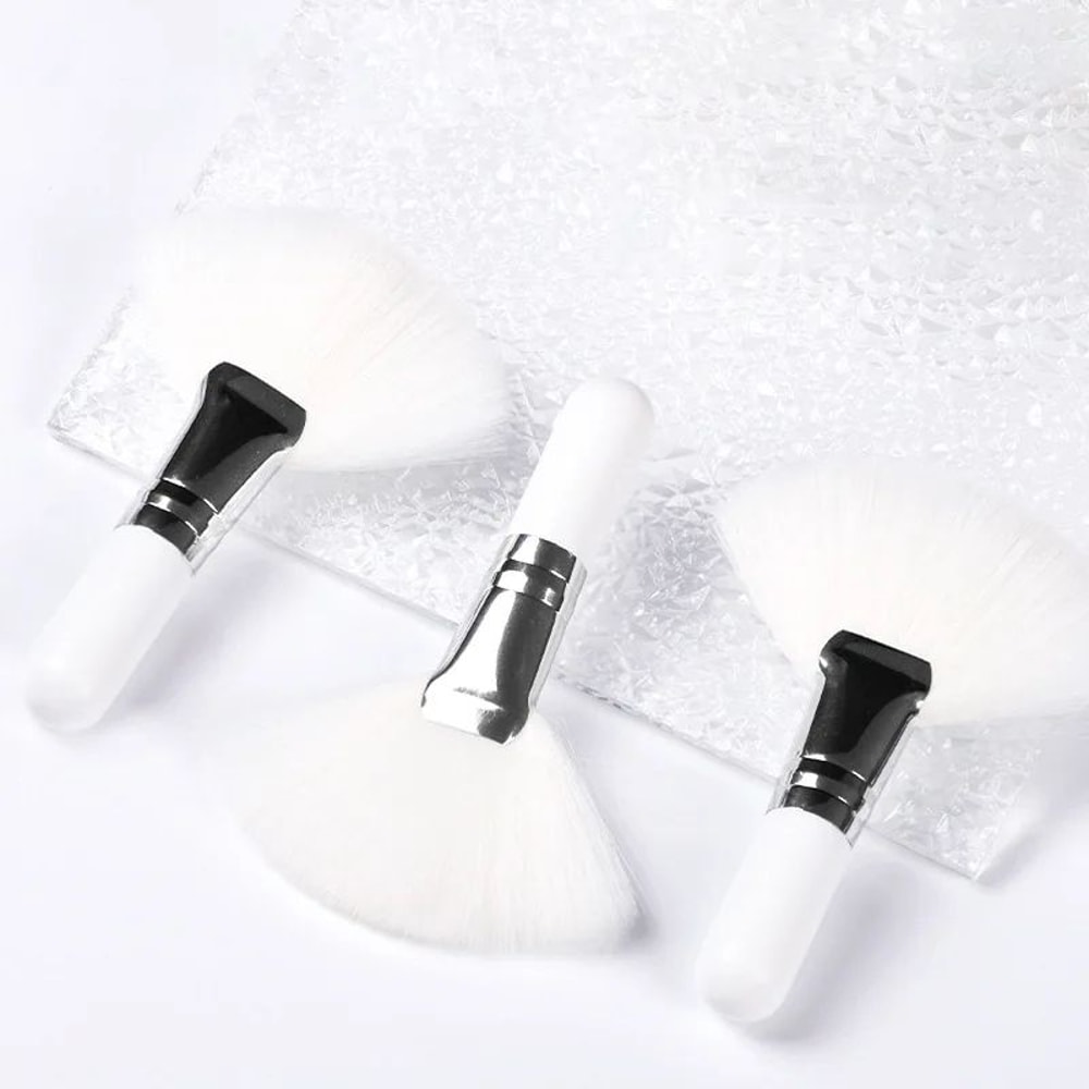 Precision Glow Mini Fan Makeup Brush For Highlighter Blush Powder 2