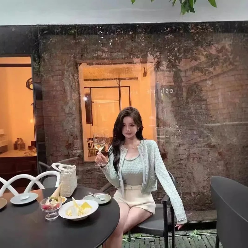 Sweetheart Striped Cropped Cardigan For Women With Colorblock Knit And Heart Buttons 2