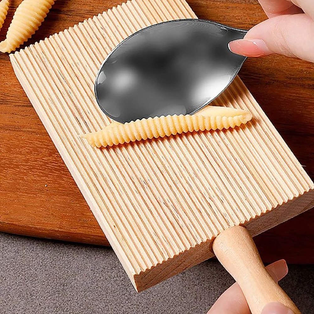 Artisan Wooden Garganelli Board Pasta Shaping Tool With Handle 5