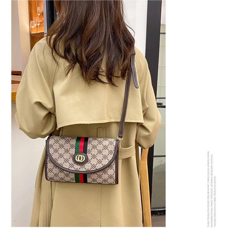 Elegant PU Leather Womens Envelope Shoulder Bag With Chain Strap 4