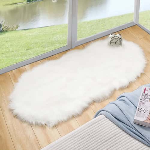 Luxury Faux Sheepskin Fluffy Area Rug for Bedroom & Living Spaces
