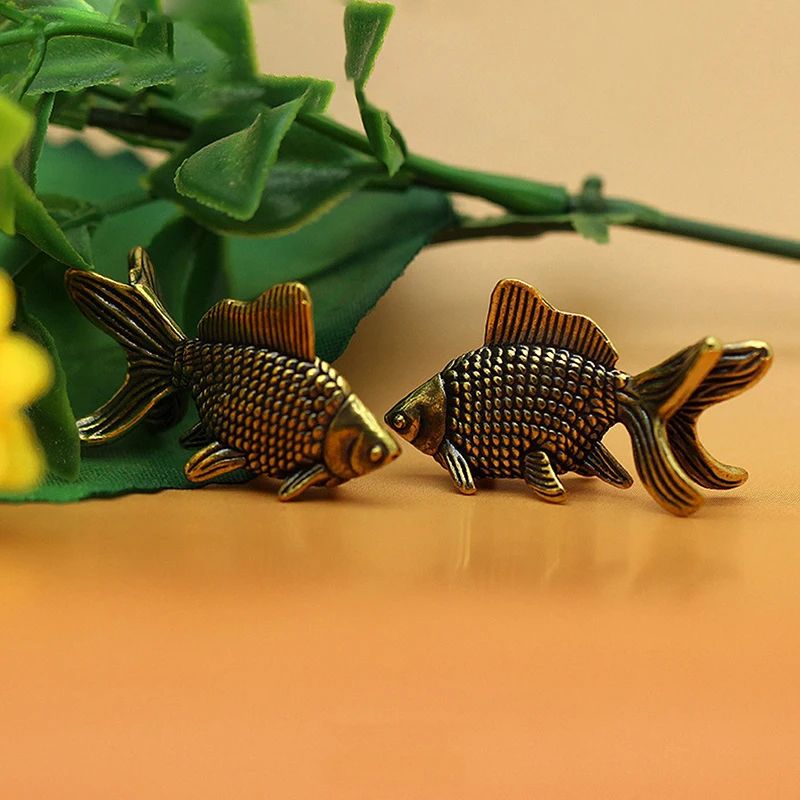 Retro Brass Goldfish Figurine Lucky Fish Desk Decor Tea Pet Ornament 1